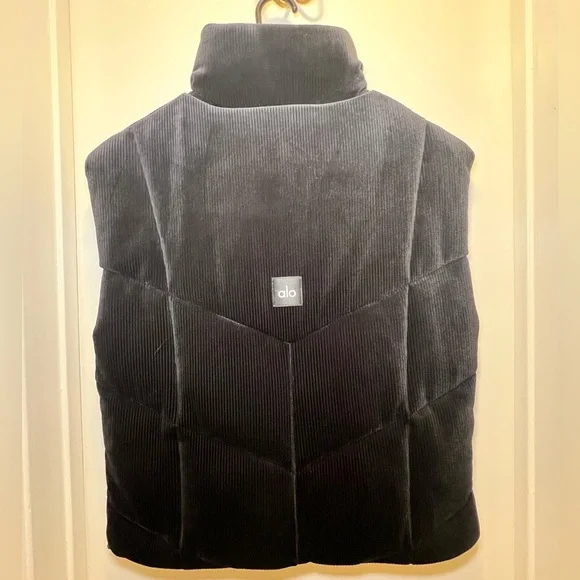 ALO Yoga Black Corduroy Puffer Vest - Picture 2 of 6